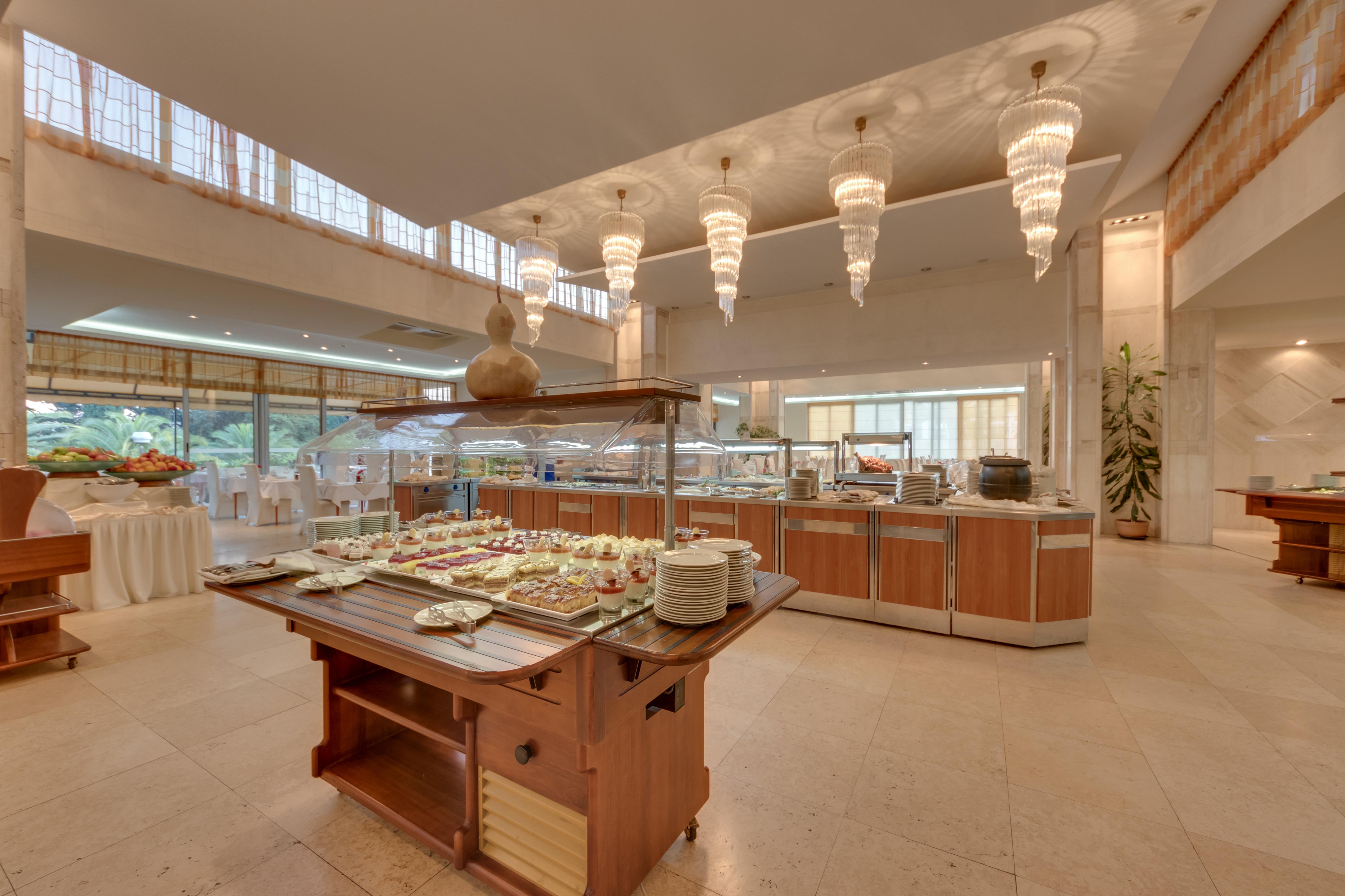 Hotell Mediteran & 4*
